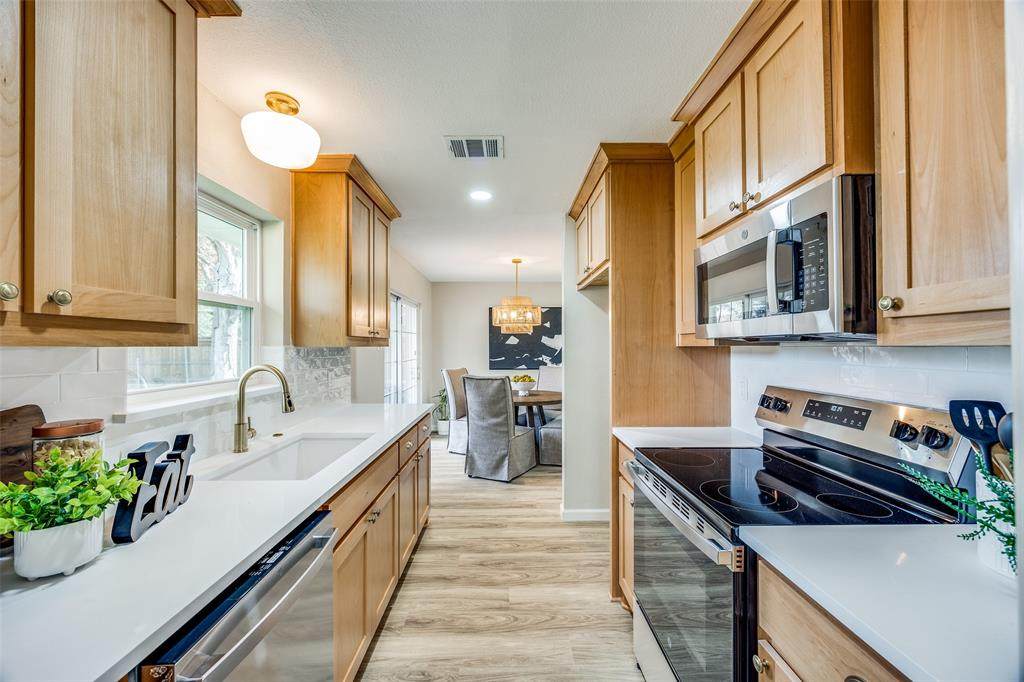 8735 Charing Cross Lane - Photo 1