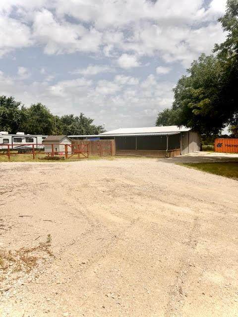 2045 Fm 51 - Photo 1