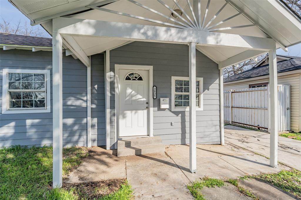2835 Bentley Avenue - Photo 1