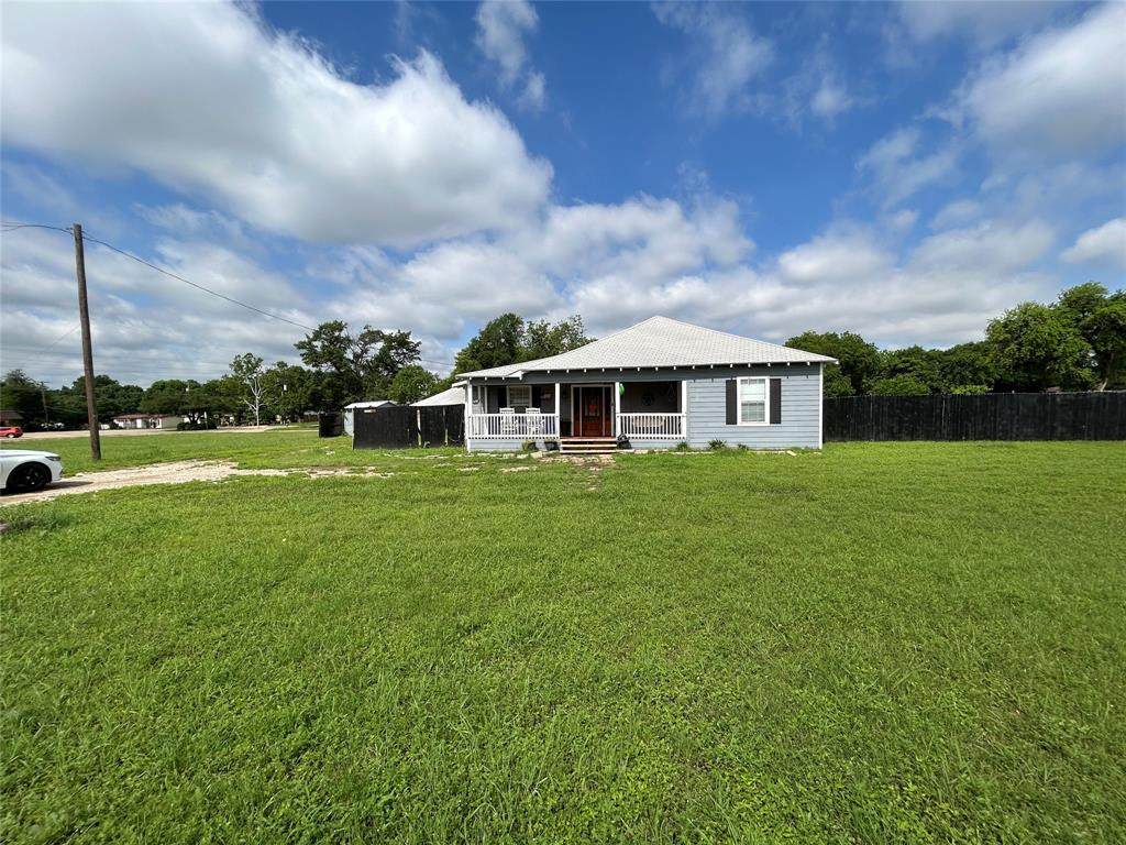 1321 Hall Street - Photo 1