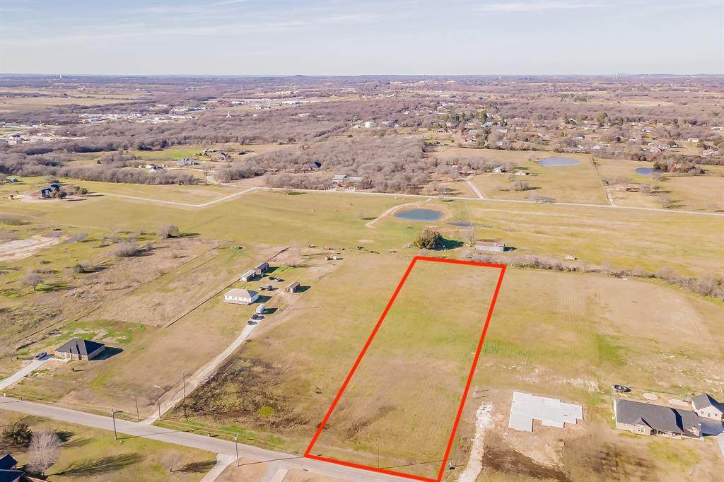 405 Vaughn Road - Photo 1