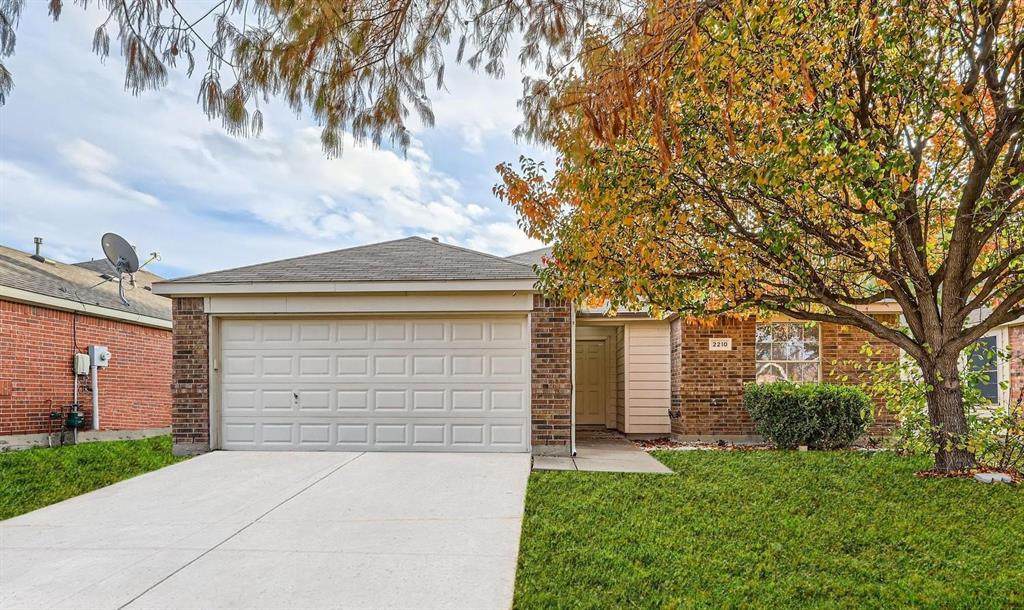 2210 Sumac - Photo 1