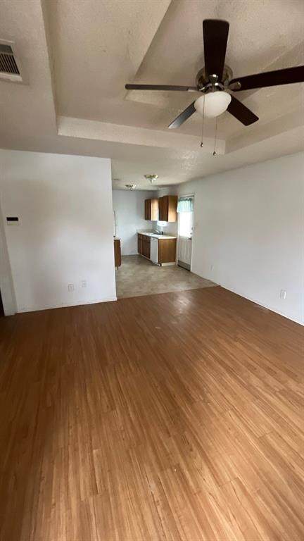 121 San Saba Avenue - Photo 1