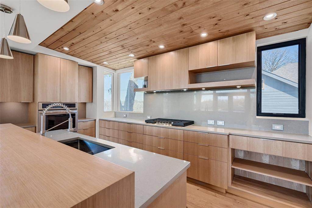 715 Elm Street - Photo 1