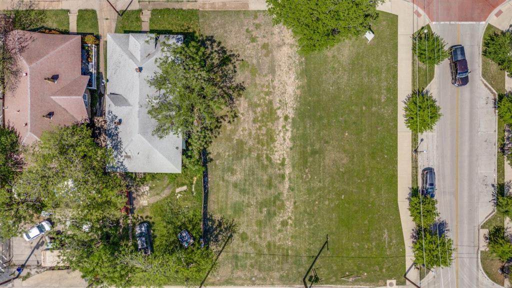 404 Sunset Avenue - Photo 1