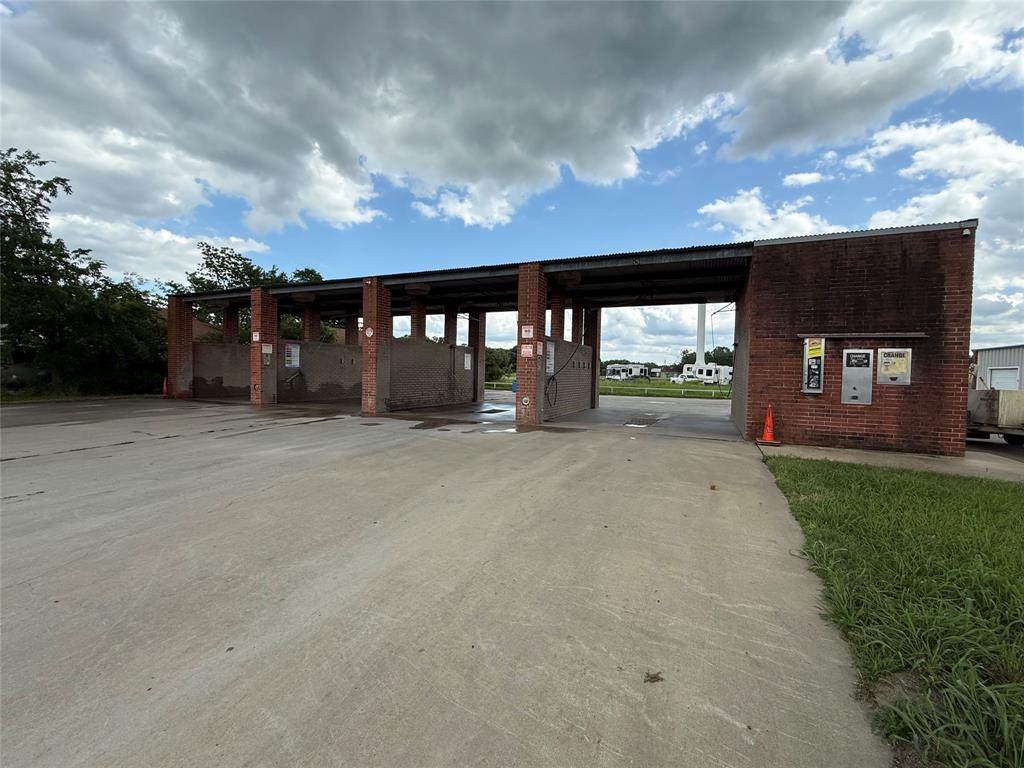 1201 Dallas Avenue - Photo 1