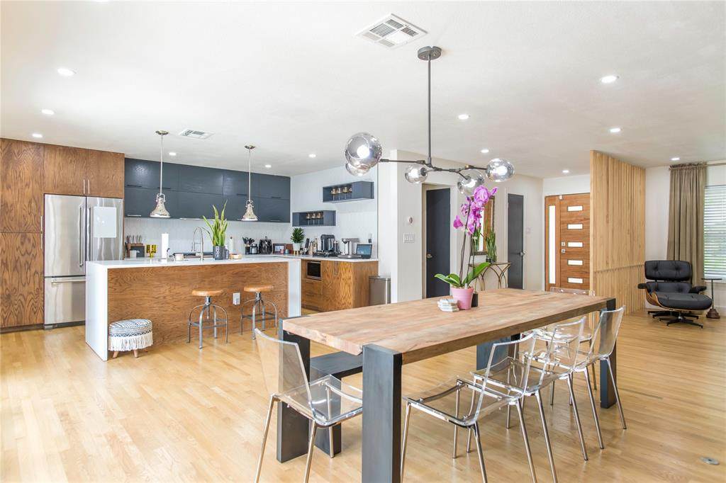 729 Bizerte Avenue - Photo 1