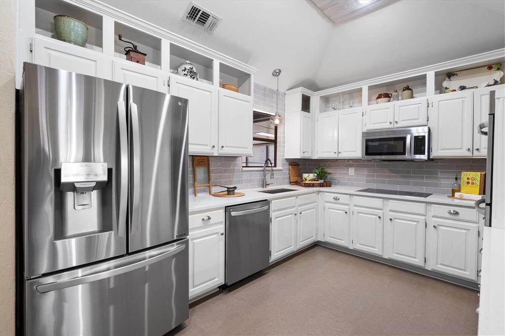 1512 Cobblestone Drive - Photo 1