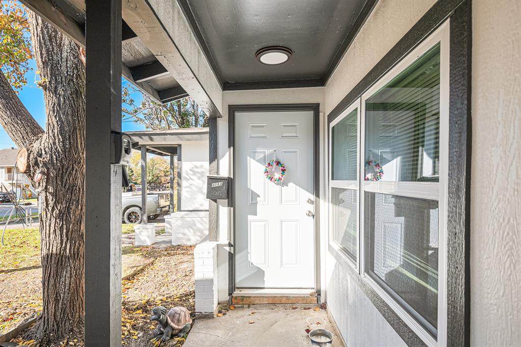 408 Dawson Circle - Photo 1