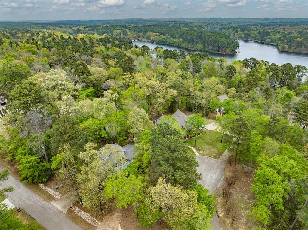 203 Lakewood Circle - Photo 1