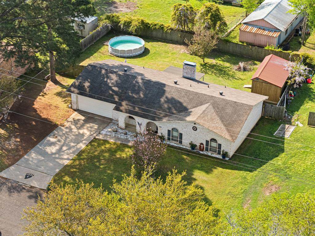 2207 Pinecrest - Photo 1