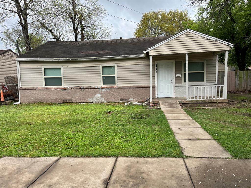 1208 3rd Street - Photo 1