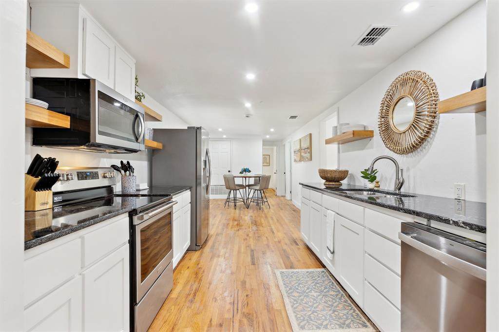 229 Sherman Drive - Photo 1