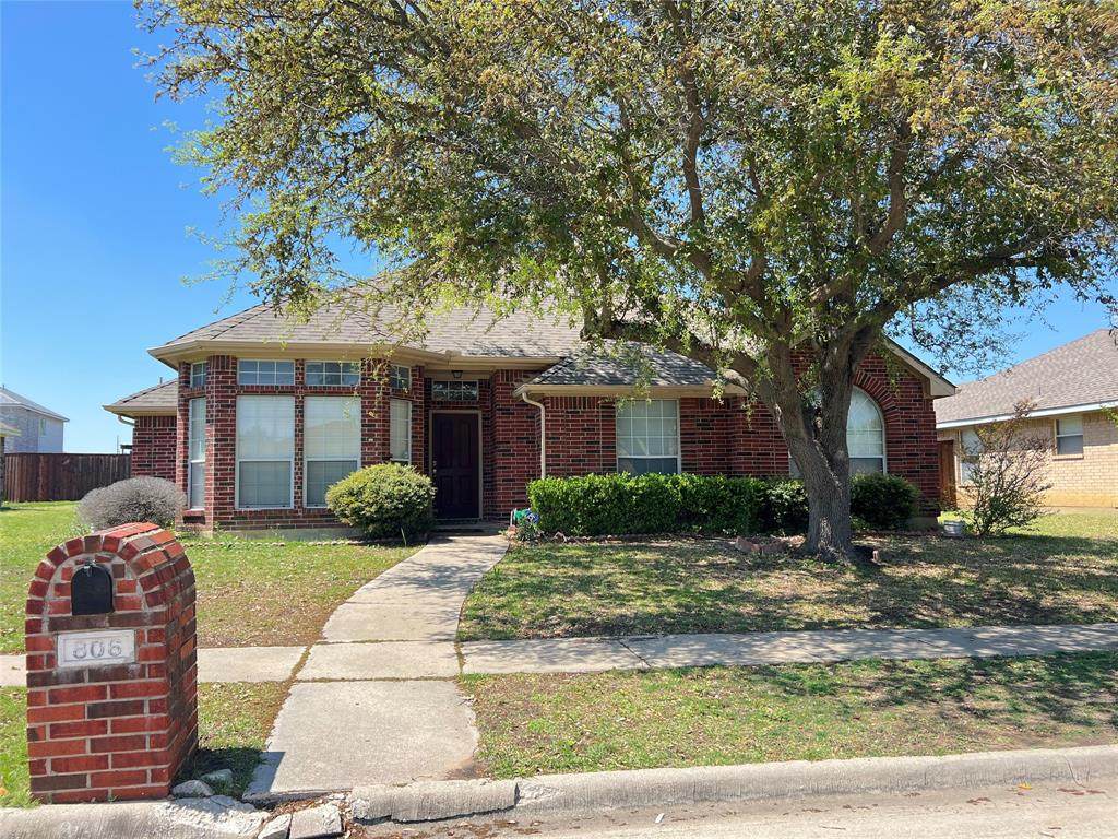 806 Azalia Drive - Photo 1