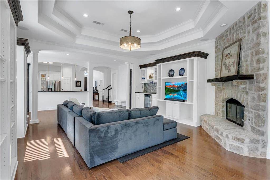 1008 Shoal Creek Court - Photo 1