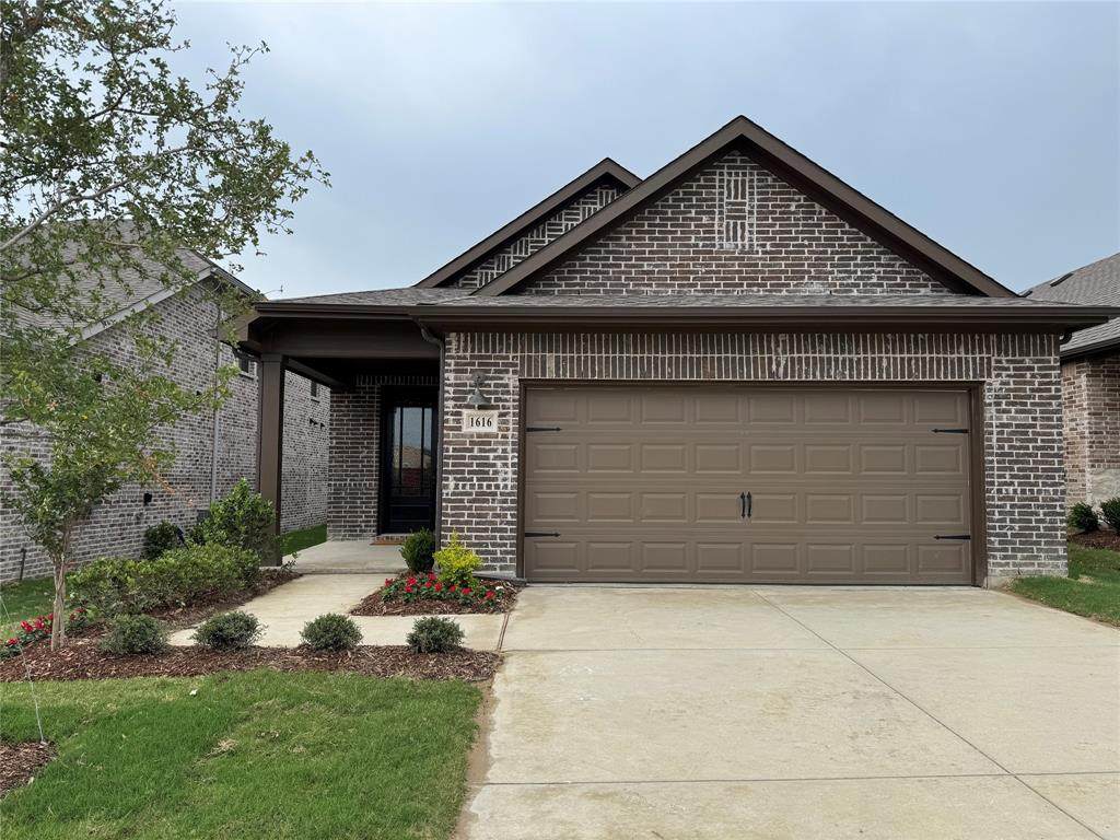 1616 Gracehill - Photo 1