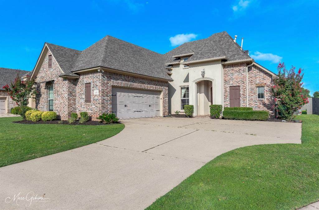 606 Glenshire Drive - Photo 1