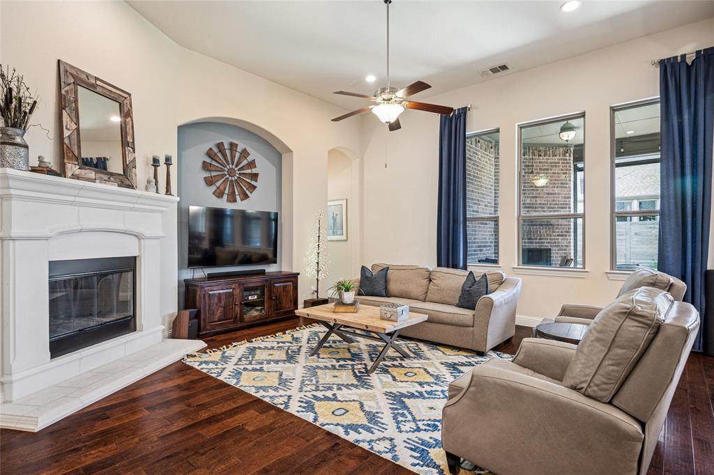 1425 10th Street - Photo 1