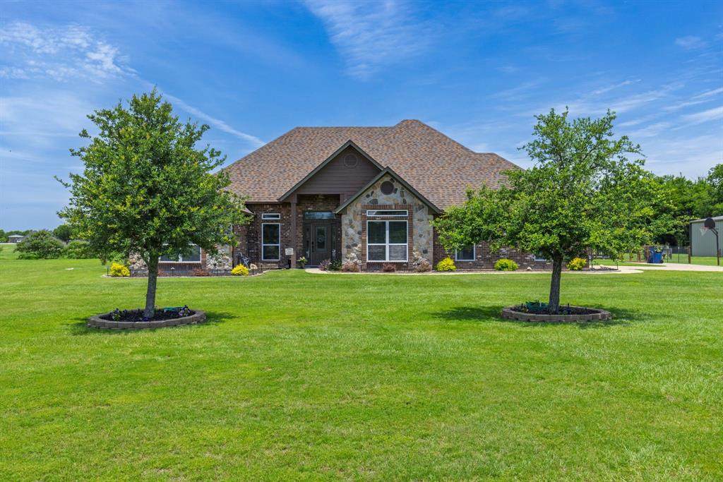 105 Holly Drive - Photo 1