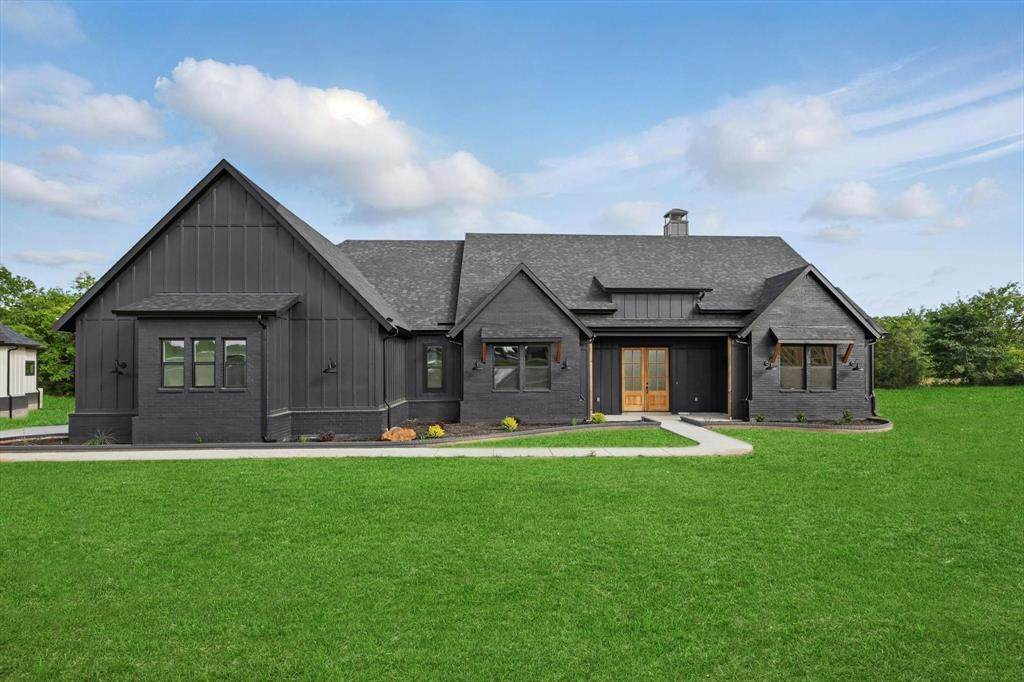 178 Norman Drive - Photo 1