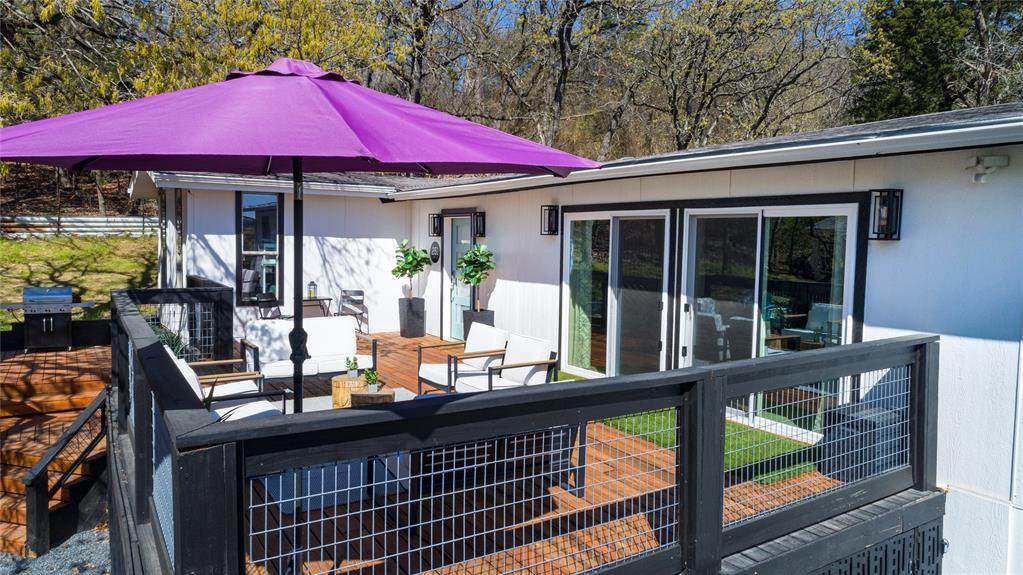 251 Queens Drive - Photo 1