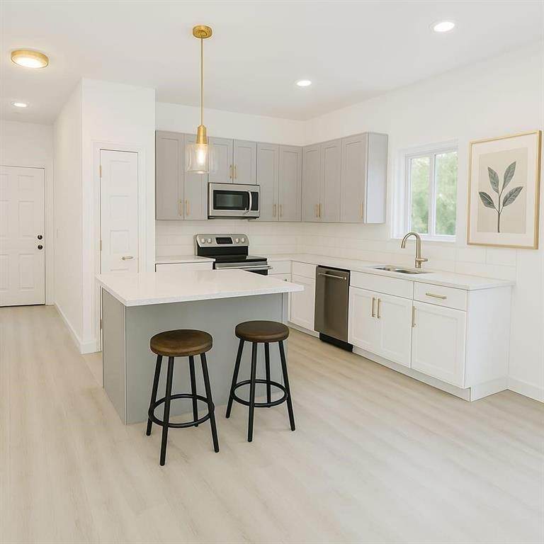 264 10th Ne Street - Photo 1