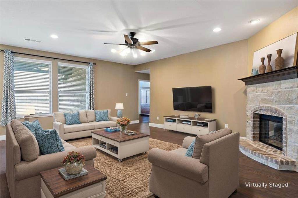 1209 Roadrunner Drive - Photo 1