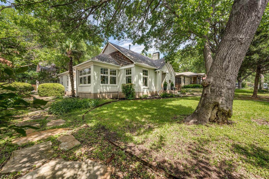 1580 Stemmons Avenue - Photo 1