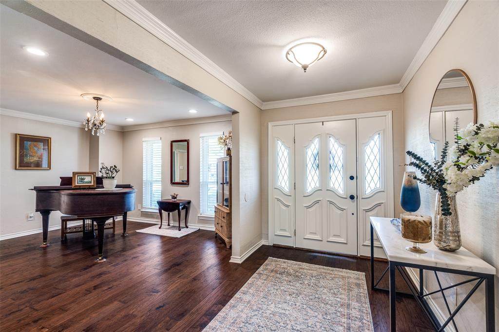 2512 Plateau Drive - Photo 1