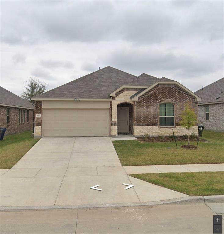 1024 Longleaf Lane - Photo 1