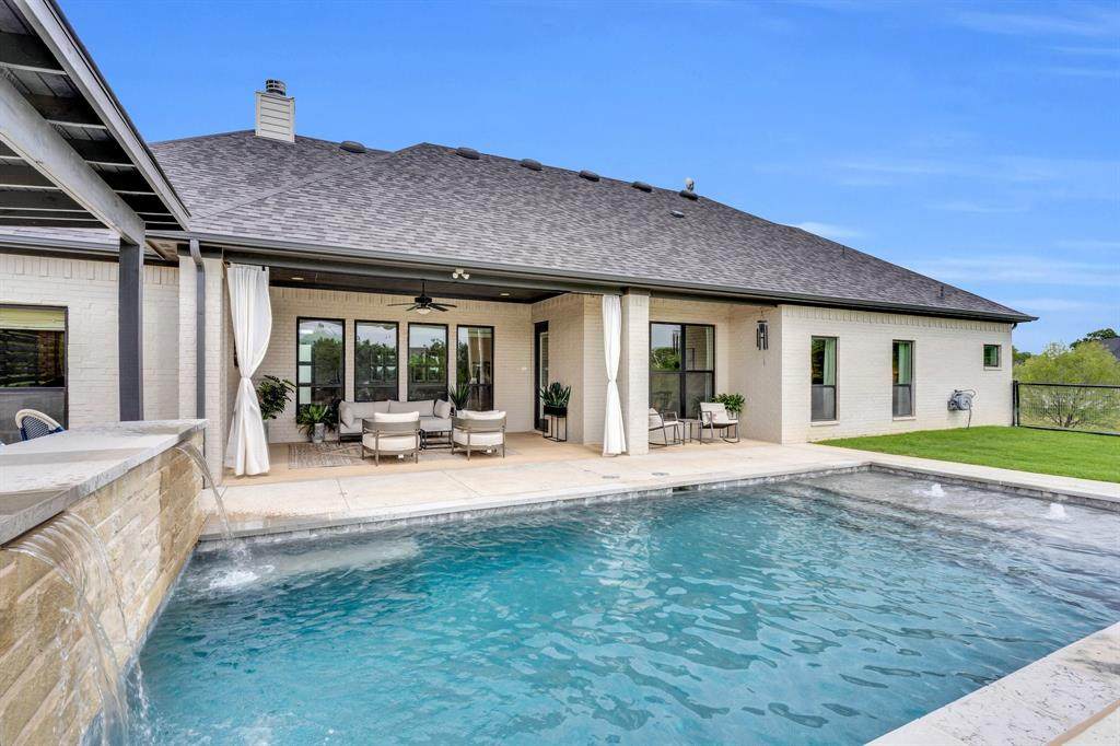 406 Saddle Horn Court - Photo 1