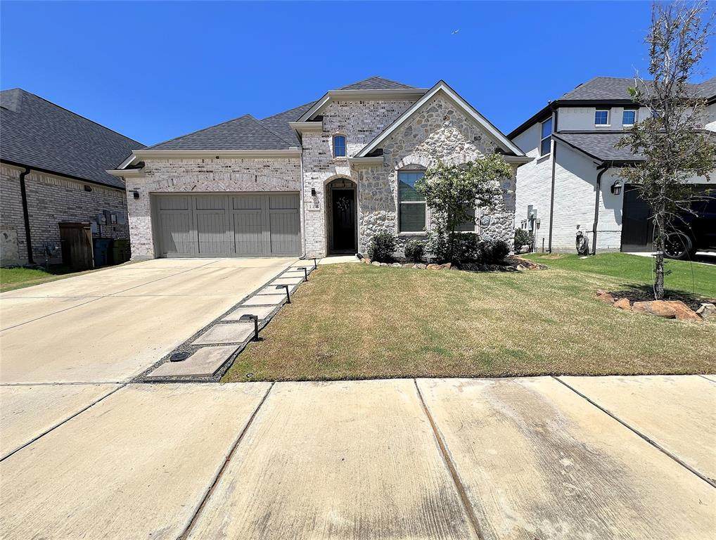 128 Glenwood Drive - Photo 1