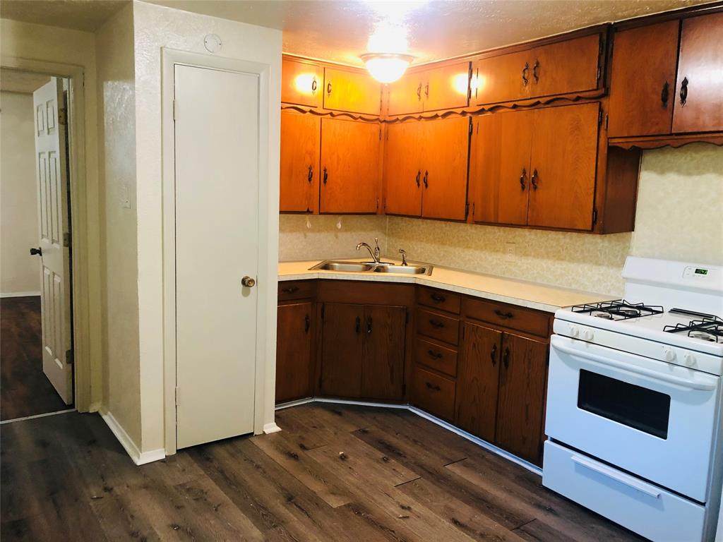 518 Sycamore Street - Photo 1