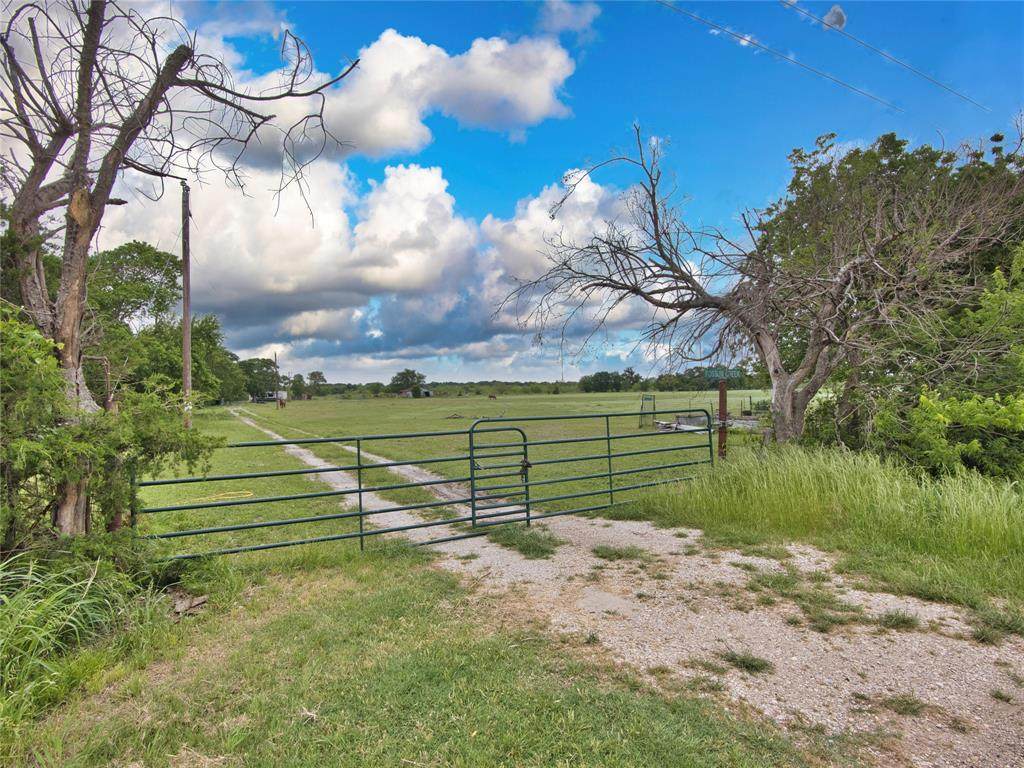 4488 County Road 2617 - Photo 1