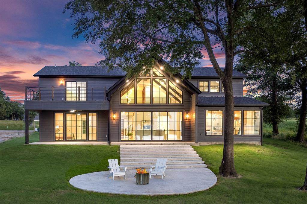 1524 Shoreline Drive - Photo 1