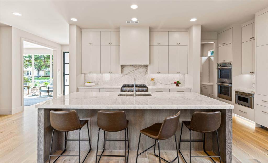 7718 Morton Street - Photo 1