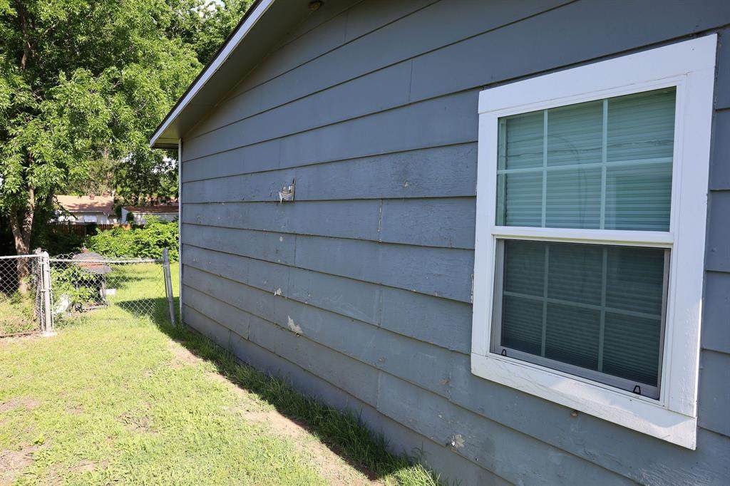 801 Grande Drive - Photo 1