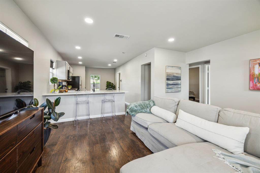 1215 Morrell Avenue - Photo 1