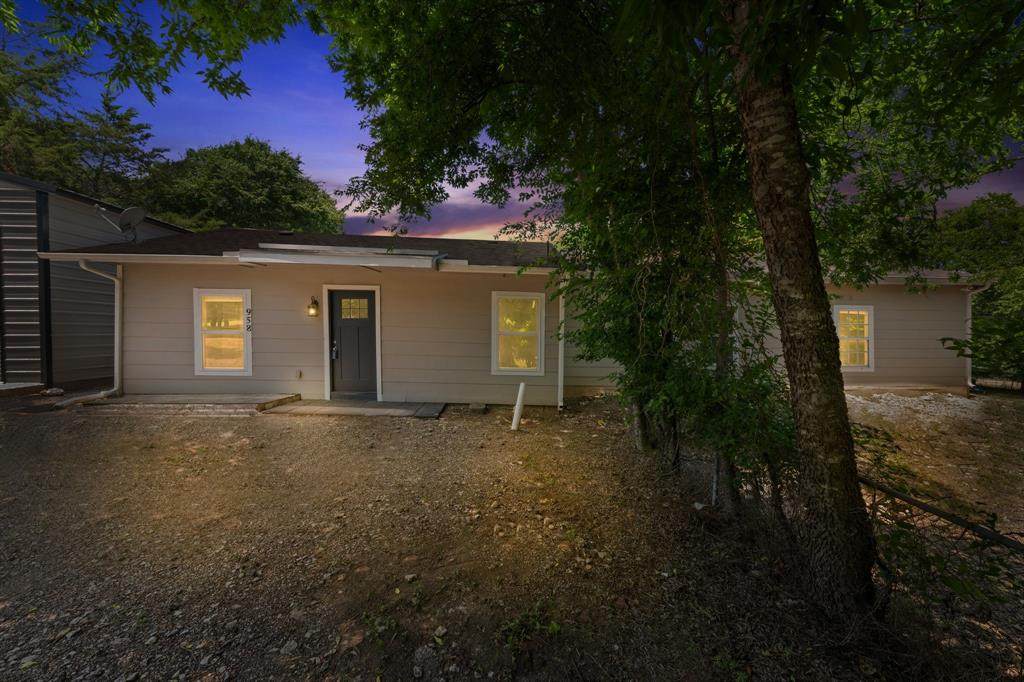 958 Honeysuckle Trail - Photo 1