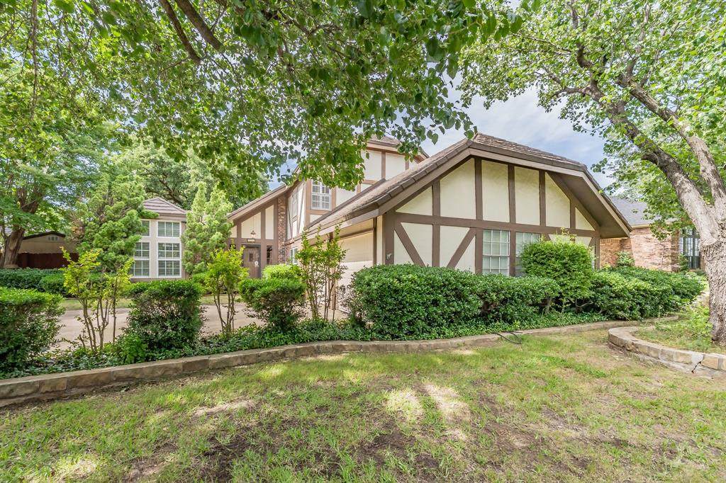 305 Warbler Drive - Photo 1