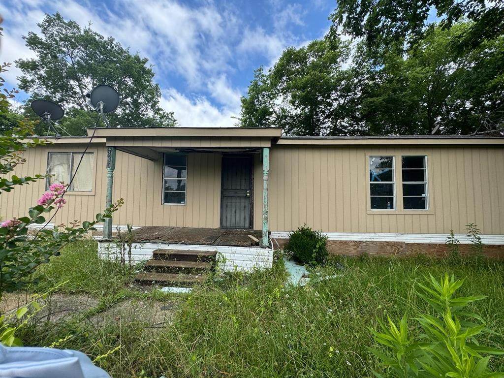 300 Hearne Avenue - Photo 1