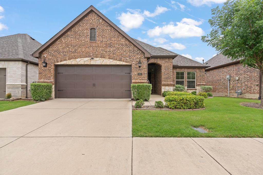 2802 Esplanade Boulevard - Photo 1