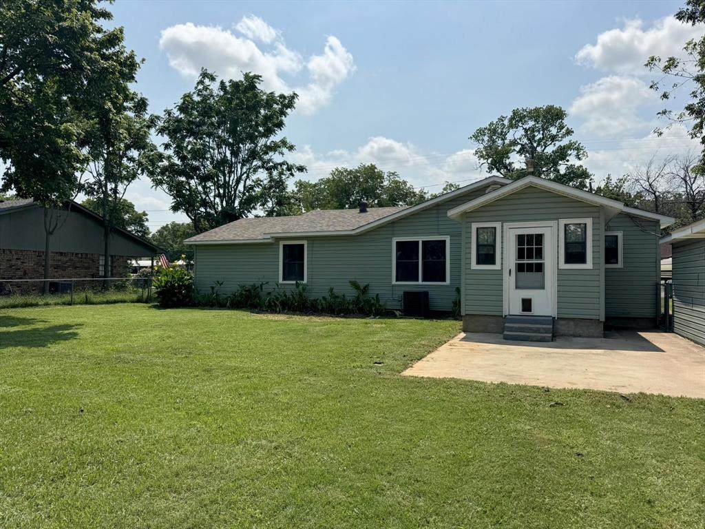 413 Oak Street - Photo 1