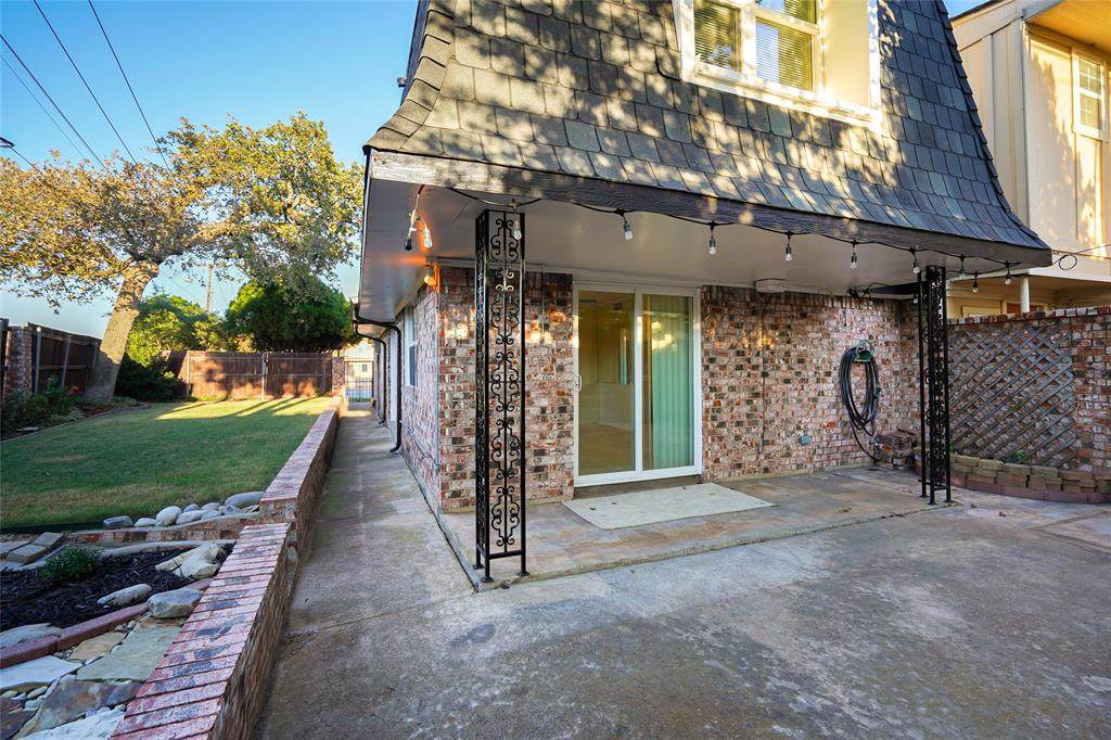 2825 Summit View Drive - Photo 1