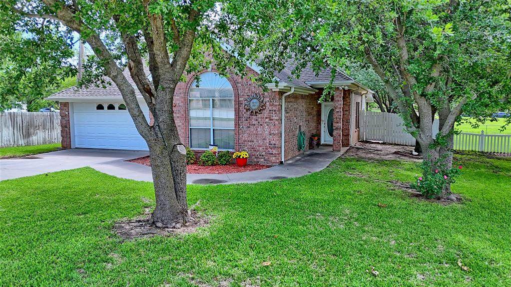 201 Park Road - Photo 1