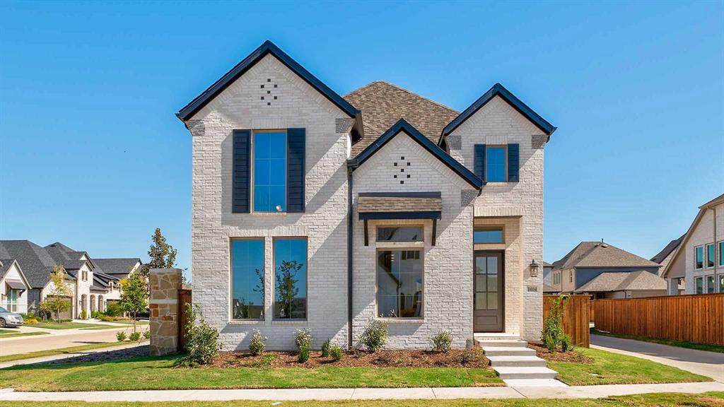 1604 Victoria Place - Photo 1