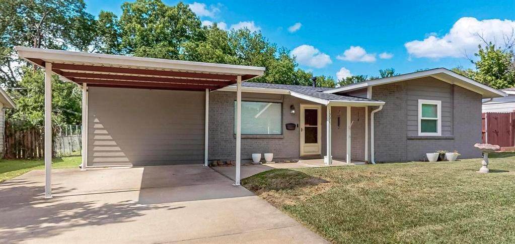 1301 Moore Terrace - Photo 1