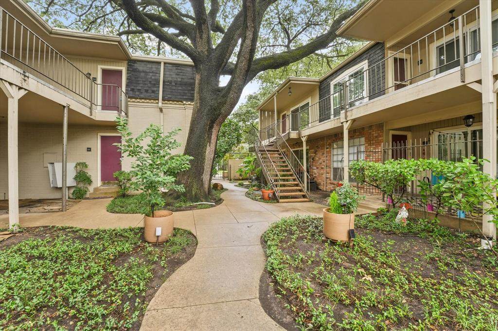 5305 Fleetwood Oaks Drive - Photo 1