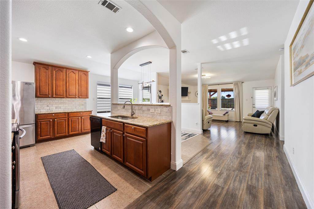 502 Austin Lane - Photo 1