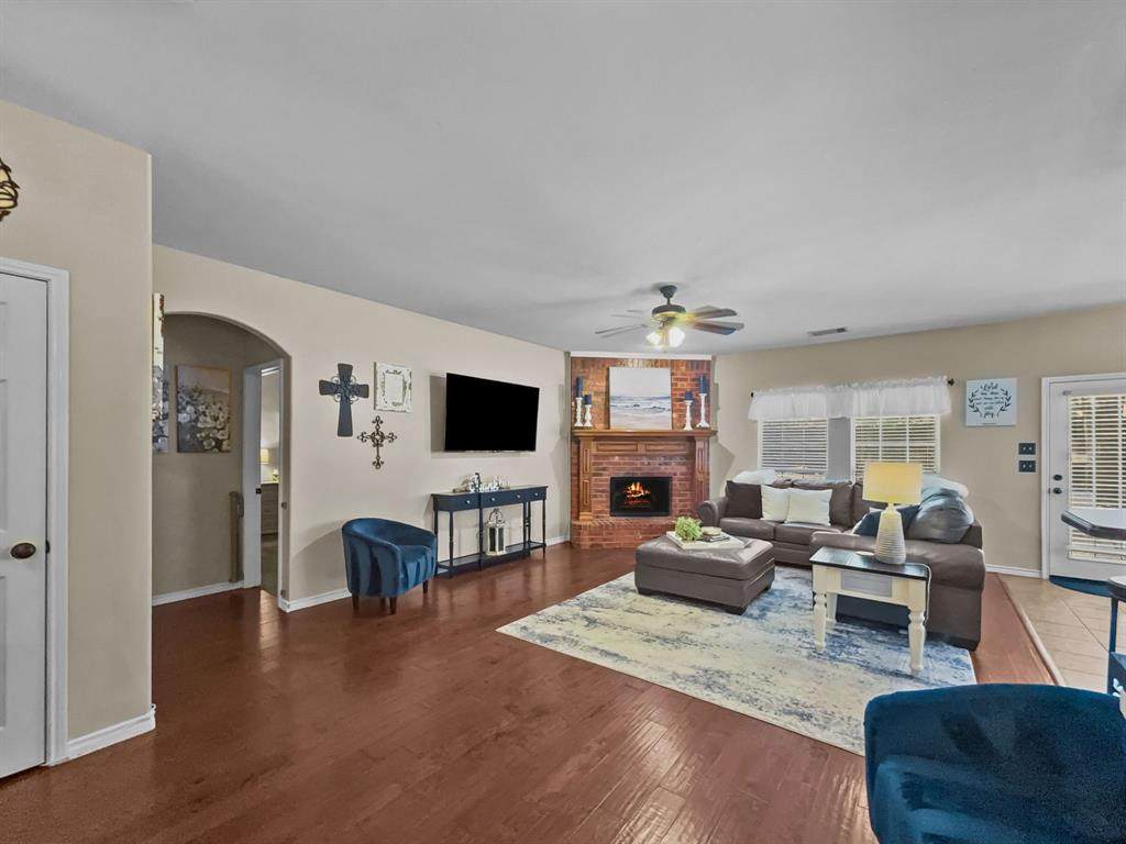 8600 La Quinta Lane - Photo 1
